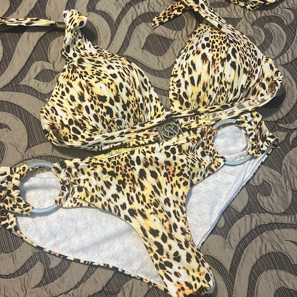 Victoria’s Secret leopard bikini set size small - Picture 1 of 5